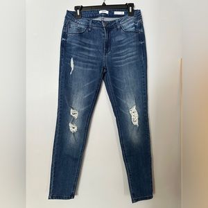 Kensie Jeans Effortless Ankle. Skinny Jeans. Mid Rise. Distressed. Size 8 / 29